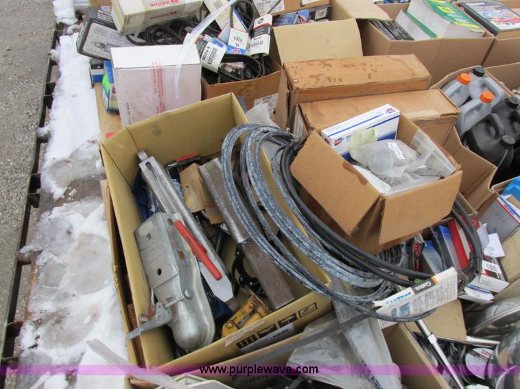 image for item Z9627 Assorted automotive parts