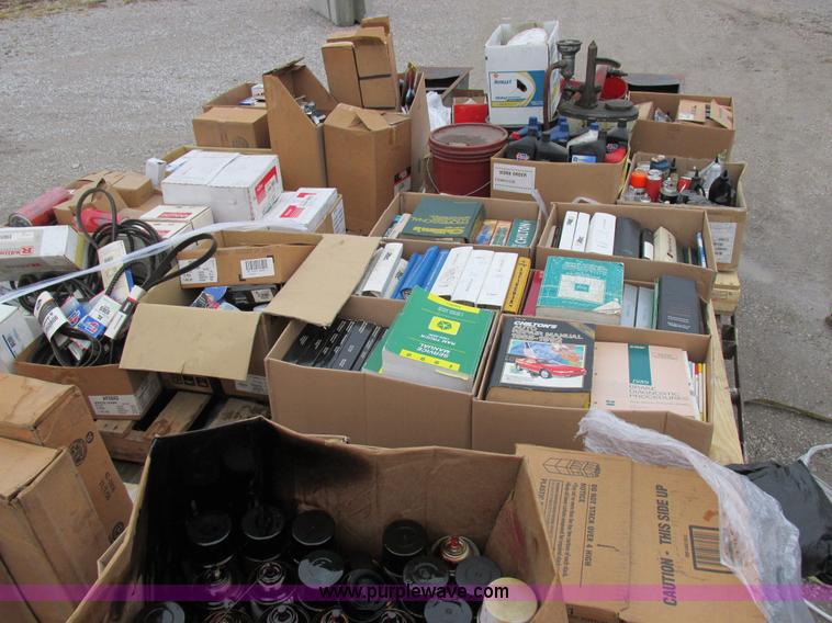 image for item Z9627 Assorted automotive parts