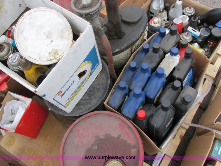 image for item Z9627 Assorted automotive parts