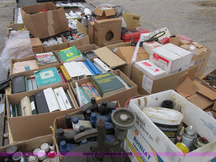 image for item Z9627 Assorted automotive parts