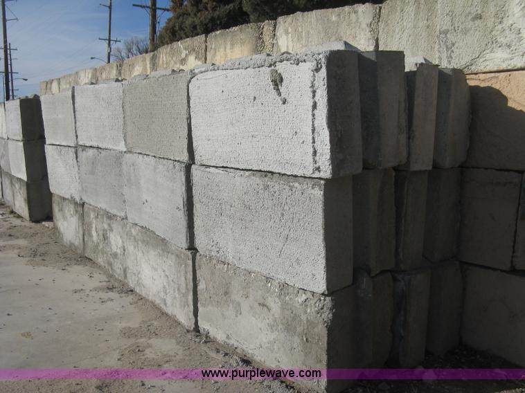 image for item BE9723 (24) concrete edge bunker block