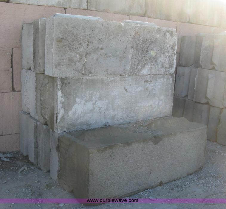 image for item D1331 (18) concrete edge bunker blocks