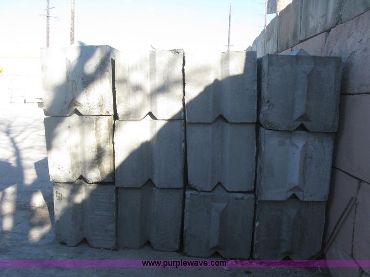 image for item D1331 (18) concrete edge bunker blocks