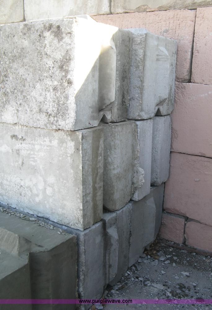 image for item D1332 (18) concrete edge bunker blocks