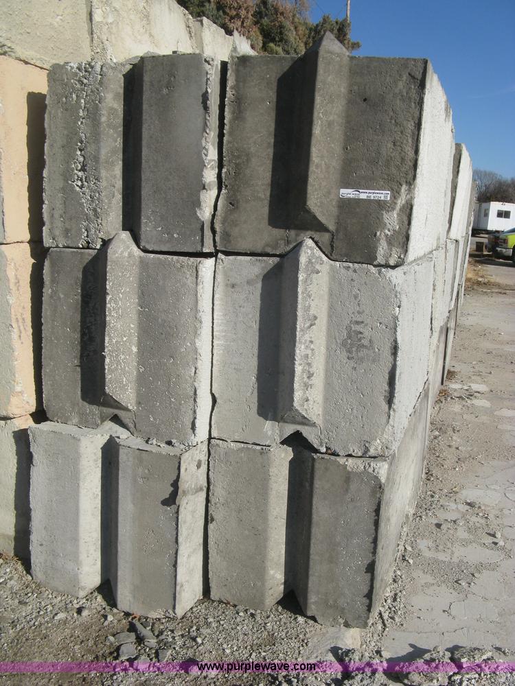 image for item D1336 (24) concrete edge bunker blocks