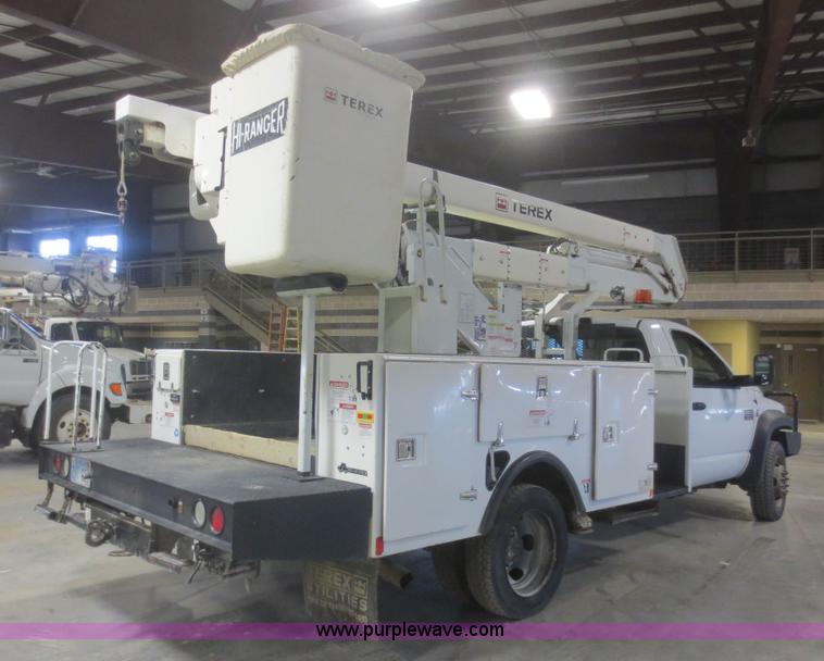 image for item D2242 2010 Dodge Ram 5500 bucket truck