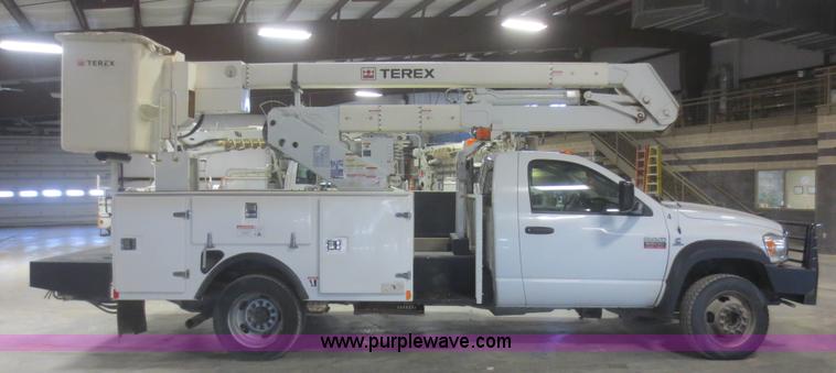 image for item D2242 2010 Dodge Ram 5500 bucket truck
