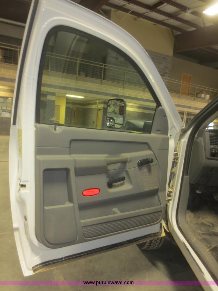 image for item D2242 2010 Dodge Ram 5500 bucket truck