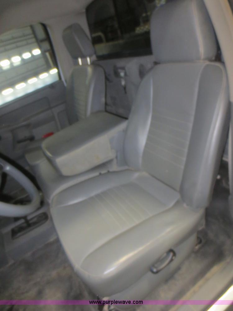 image for item D2242 2010 Dodge Ram 5500 bucket truck