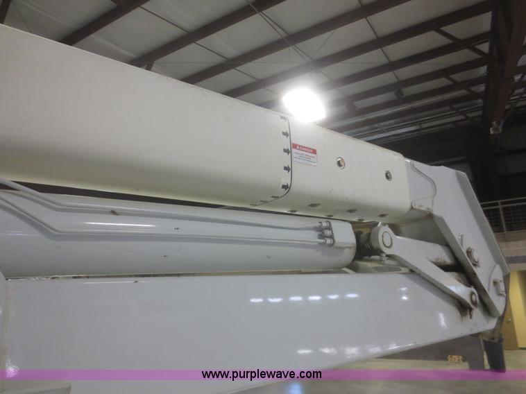 image for item D2242 2010 Dodge Ram 5500 bucket truck