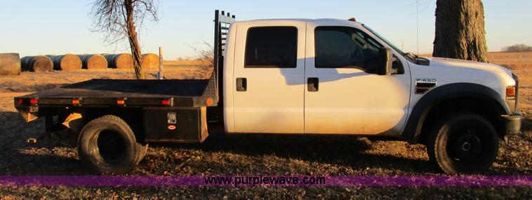 image for item D2244 2008 Ford F550 Super Duty XL flatbed truck