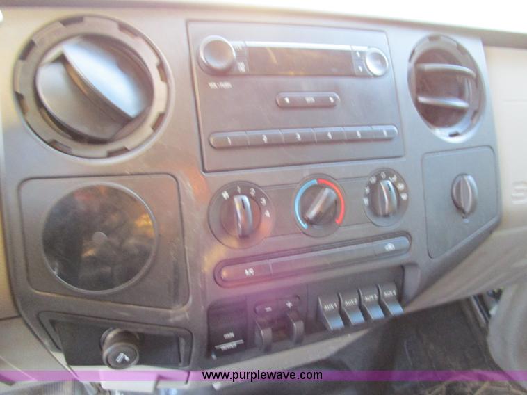 image for item D2244 2008 Ford F550 Super Duty XL flatbed truck