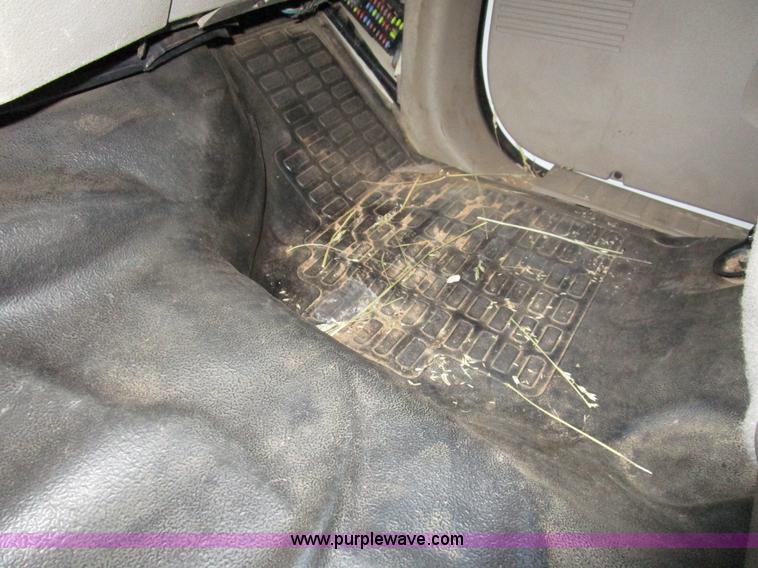 image for item D2244 2008 Ford F550 Super Duty XL flatbed truck