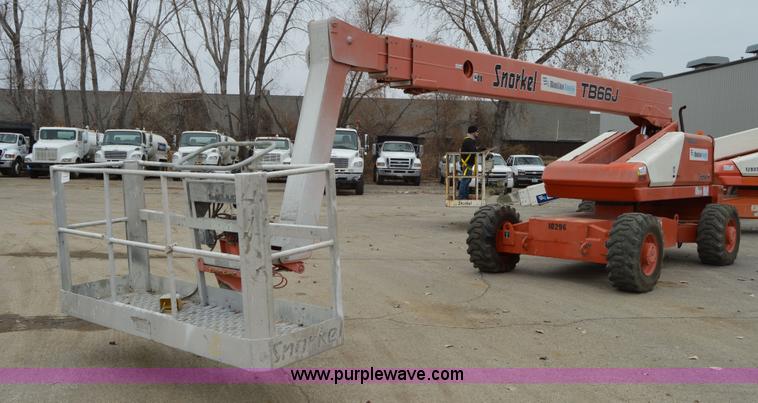image for item F8915 2001 Snorkel TB66J boom lift