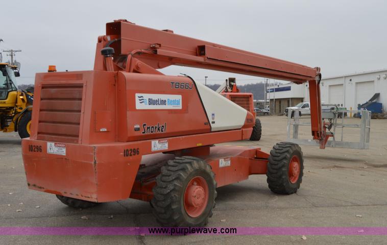 image for item F8915 2001 Snorkel TB66J boom lift