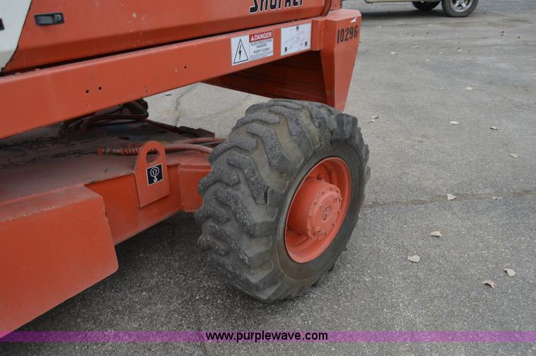 image for item F8915 2001 Snorkel TB66J boom lift