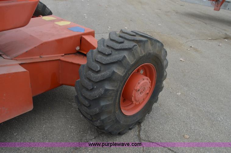image for item F8915 2001 Snorkel TB66J boom lift