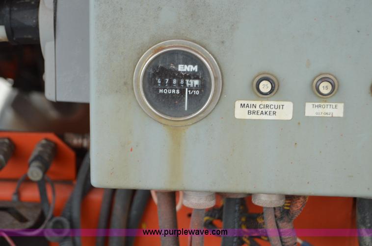 image for item F8915 2001 Snorkel TB66J boom lift