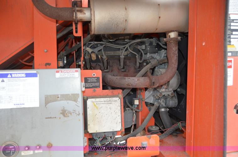 image for item F8915 2001 Snorkel TB66J boom lift