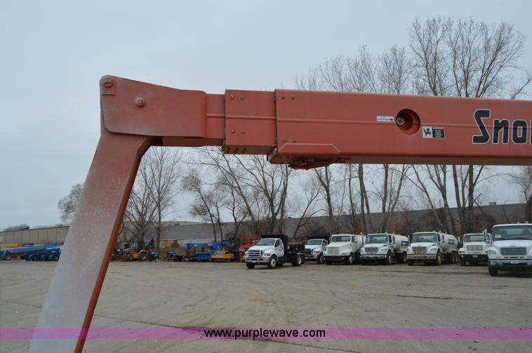 image for item F8915 2001 Snorkel TB66J boom lift