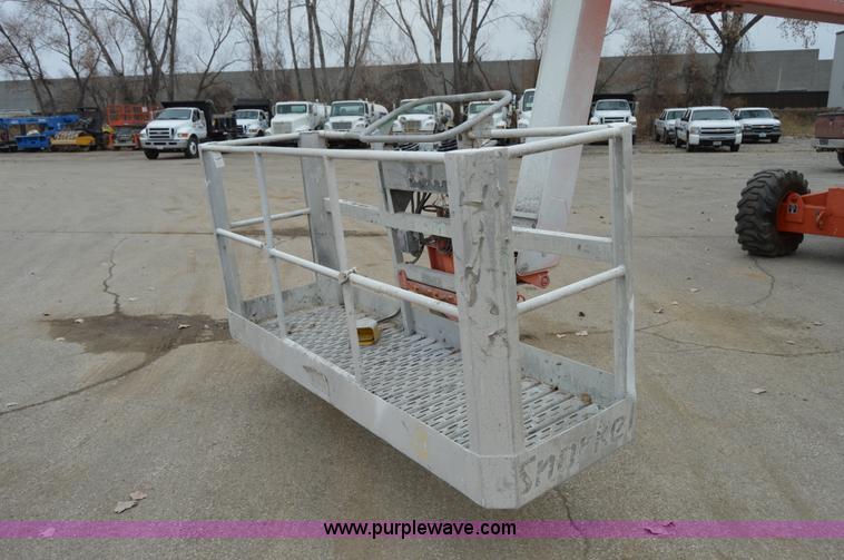 image for item F8915 2001 Snorkel TB66J boom lift