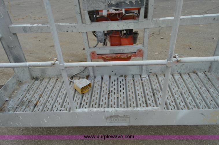 image for item F8915 2001 Snorkel TB66J boom lift