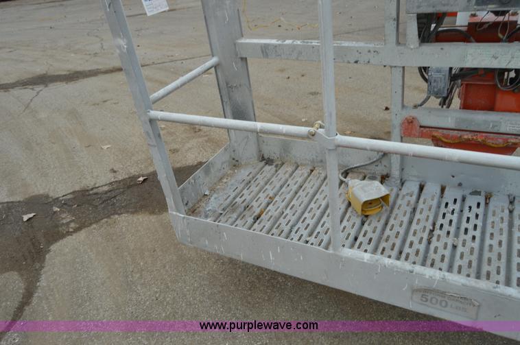 image for item F8915 2001 Snorkel TB66J boom lift