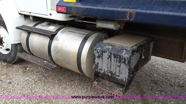 image for item F8927 1996 International 8200 dump truck