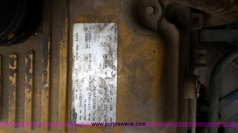 image for item F8927 1996 International 8200 dump truck