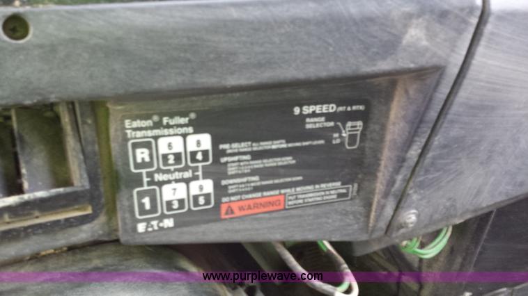 image for item F8927 1996 International 8200 dump truck