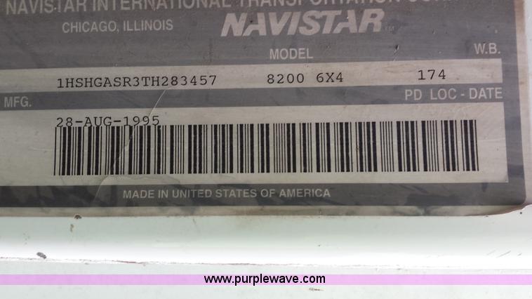 image for item F8927 1996 International 8200 dump truck