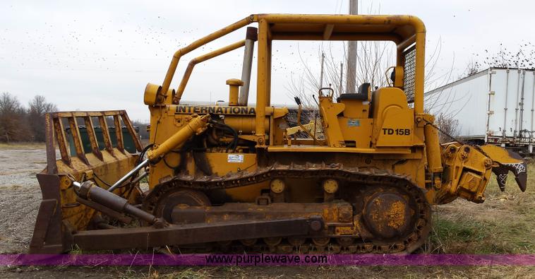 image for item F8928 1971 International TD15B-PS dozer