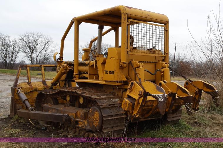 image for item F8928 1971 International TD15B-PS dozer