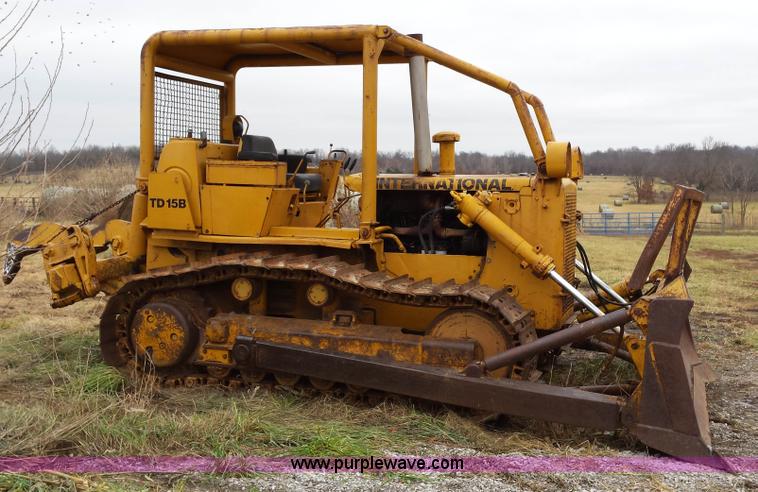 image for item F8928 1971 International TD15B-PS dozer