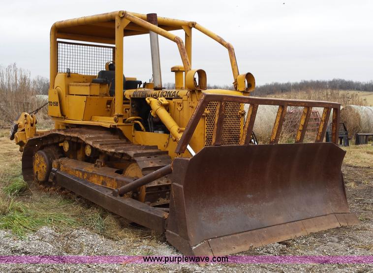 image for item F8928 1971 International TD15B-PS dozer