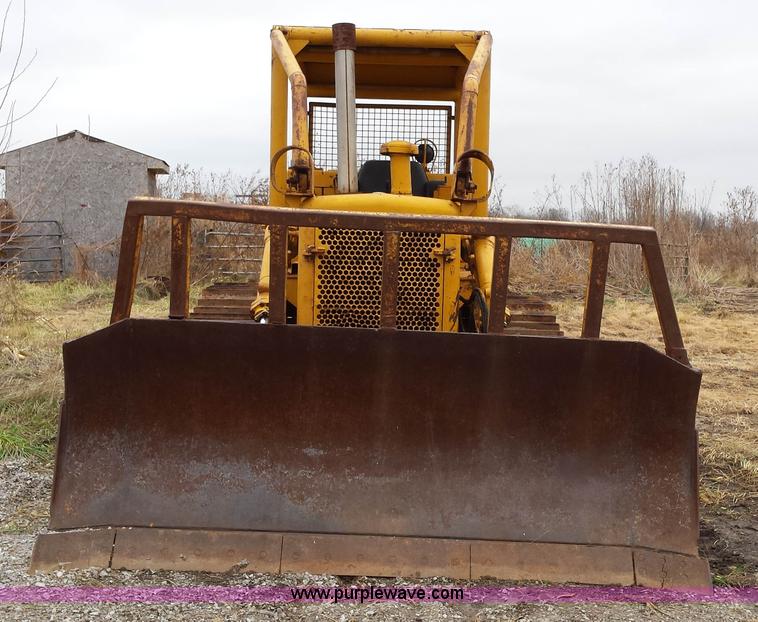 image for item F8928 1971 International TD15B-PS dozer