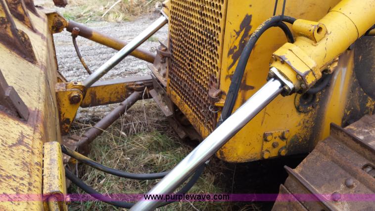 image for item F8928 1971 International TD15B-PS dozer