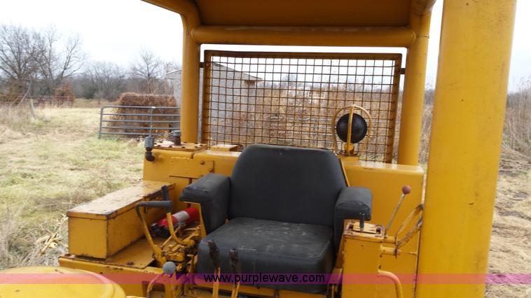 image for item F8928 1971 International TD15B-PS dozer