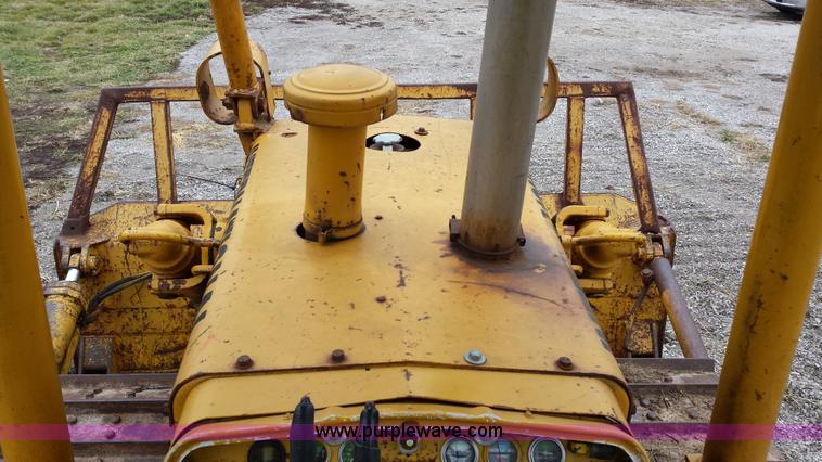 image for item F8928 1971 International TD15B-PS dozer
