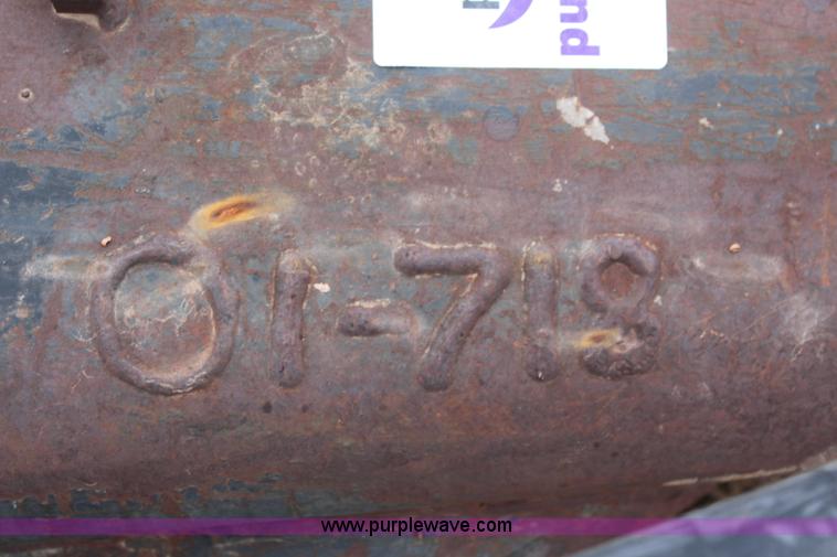 image for item G5231 Caterpillar H120 hydraulic breaker