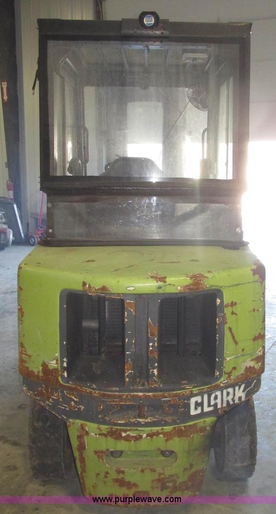 image for item G9839 1998 Clark CGP30 Gensis Type D forklift