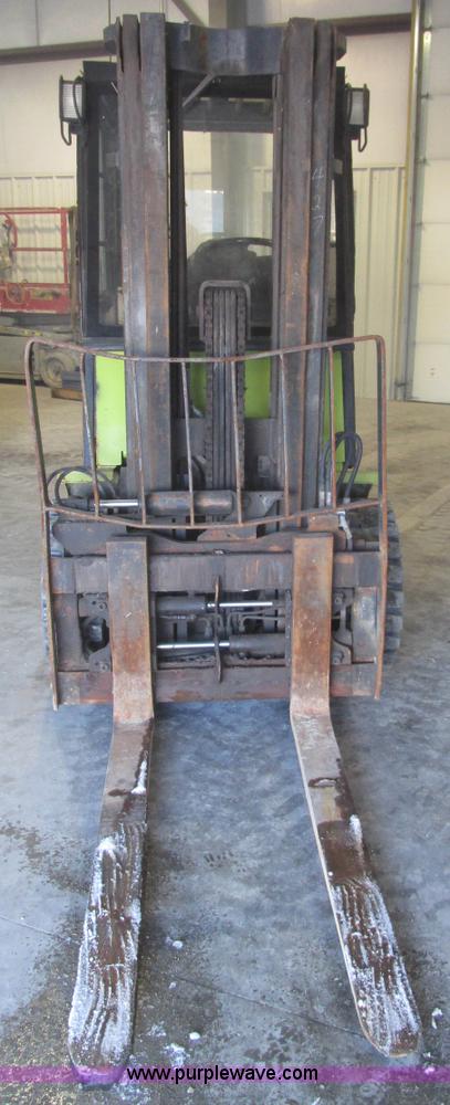 image for item G9839 1998 Clark CGP30 Gensis Type D forklift