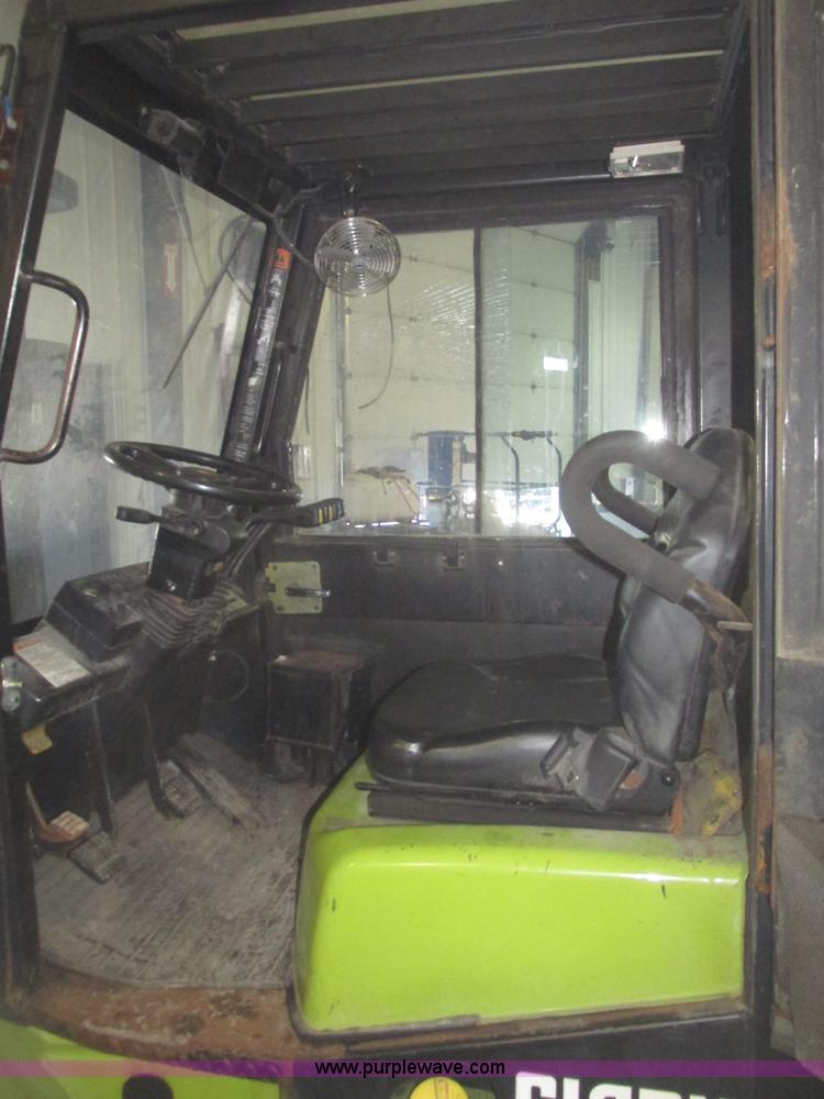 image for item G9839 1998 Clark CGP30 Gensis Type D forklift