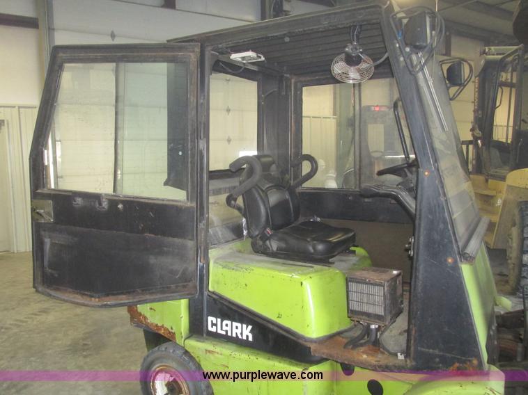 image for item G9839 1998 Clark CGP30 Gensis Type D forklift