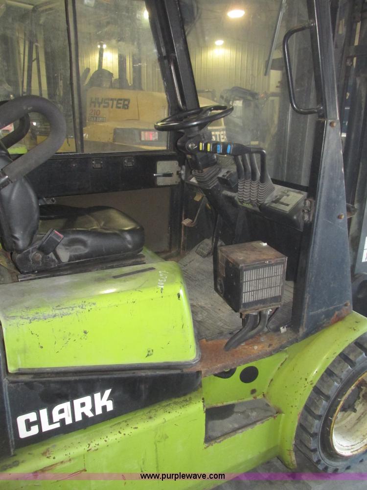 image for item G9839 1998 Clark CGP30 Gensis Type D forklift
