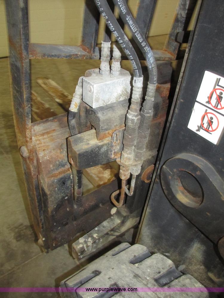 image for item G9839 1998 Clark CGP30 Gensis Type D forklift