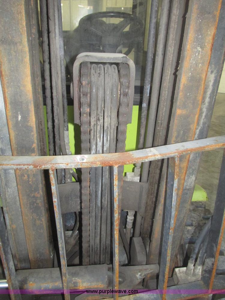 image for item G9839 1998 Clark CGP30 Gensis Type D forklift