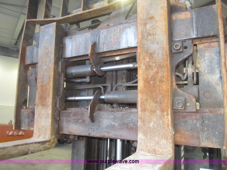 image for item G9839 1998 Clark CGP30 Gensis Type D forklift