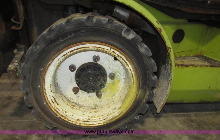 image for item G9839 1998 Clark CGP30 Gensis Type D forklift