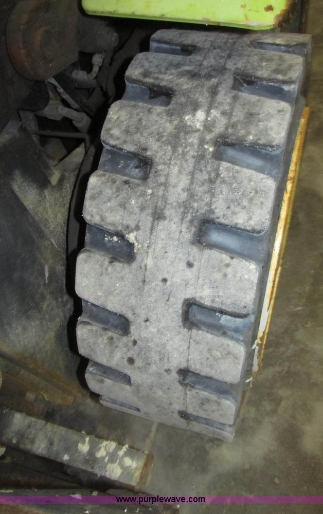 image for item G9839 1998 Clark CGP30 Gensis Type D forklift